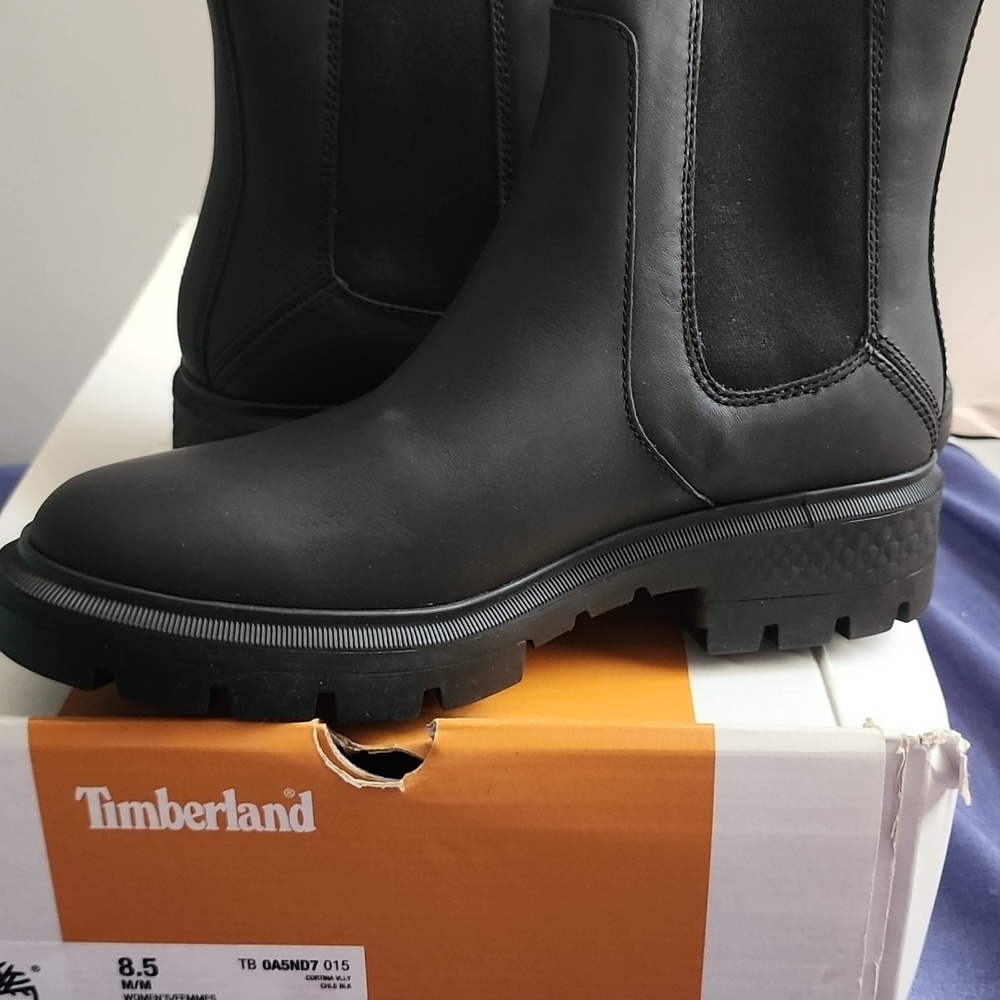 Timberland Cortina Valley Leather Chelsea Boots for Women in Black 8.5 M NIB - Picture 8 of 8
